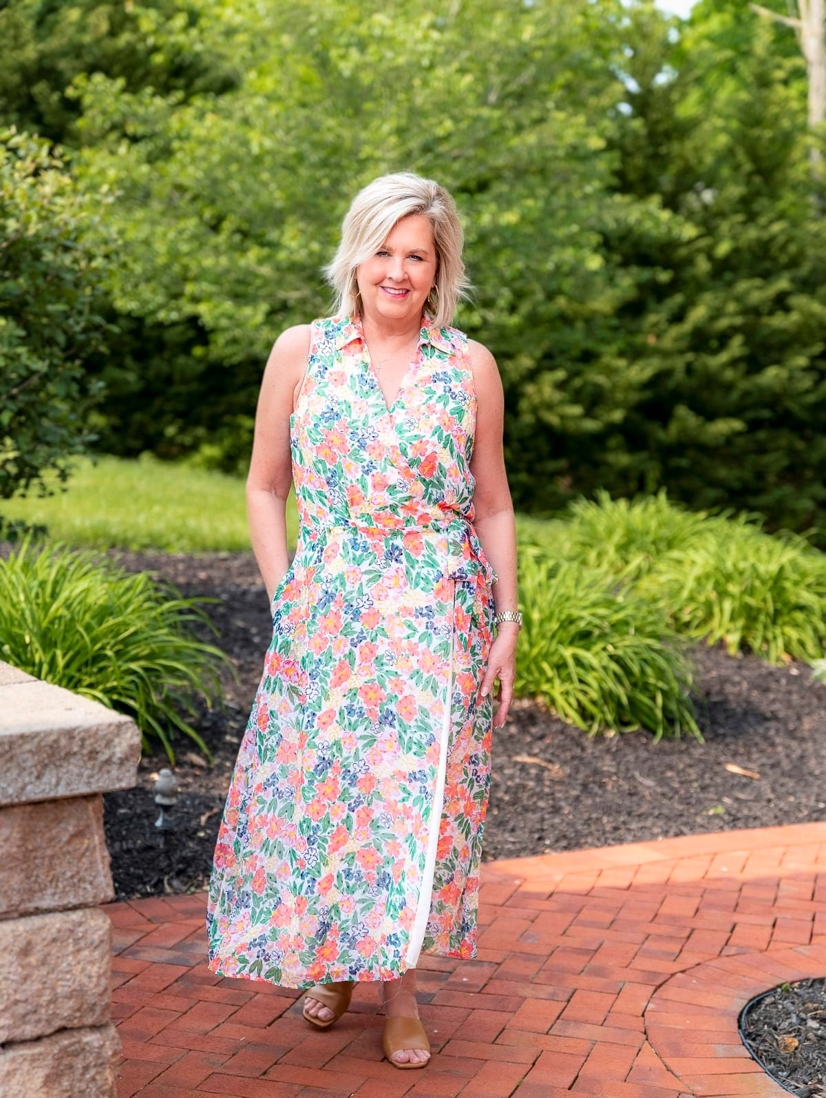 Over 50 Fashion Blogger, Tania Stephens is showing stylish ways to cover flabby arms wearing a dress 4
