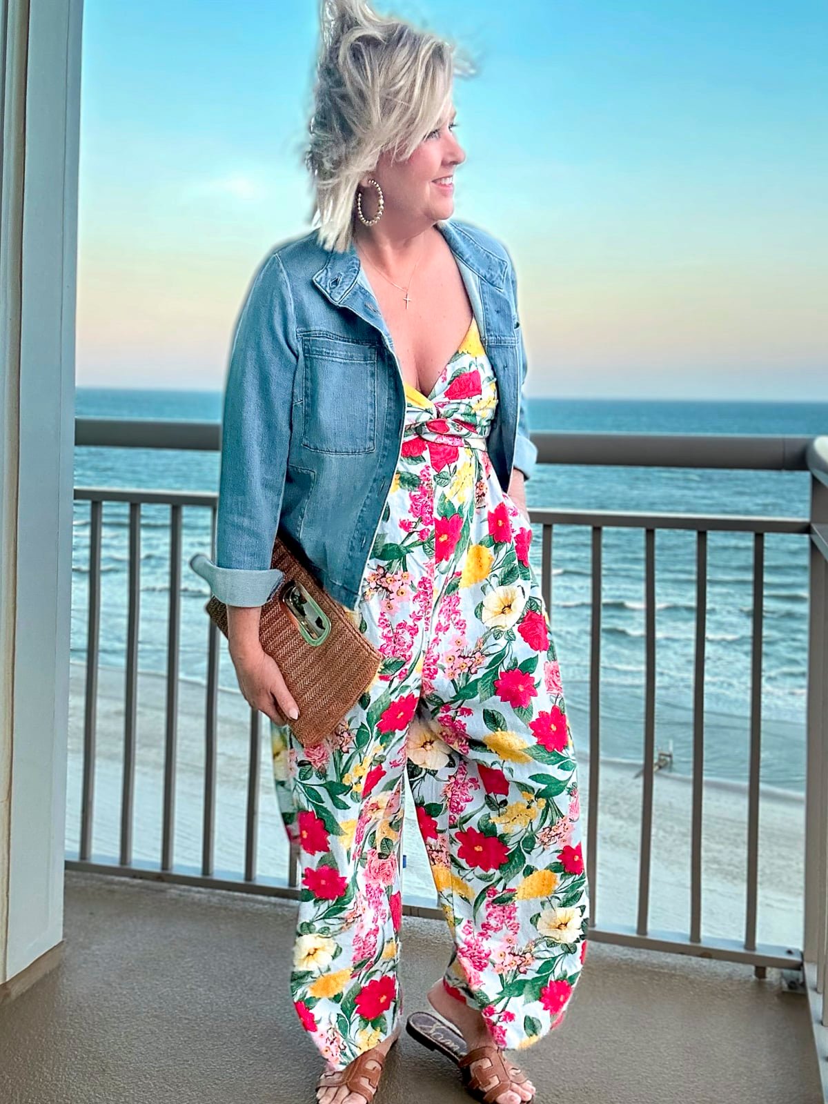 Fashion Blogger Tania Stephens is showing What I Wore At The Beach-27