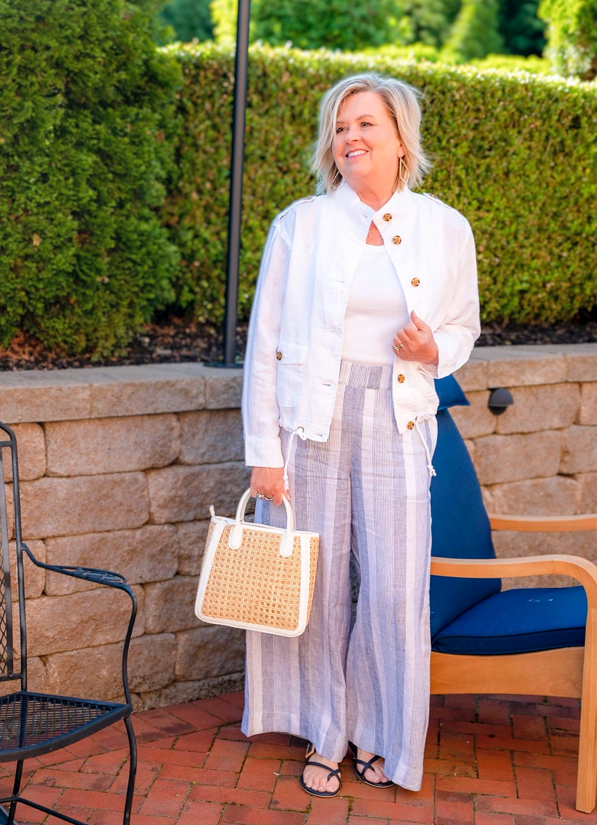 Fashion Blogger Tania Stephens is wearing a white linen jacket with wide leg linen pants3