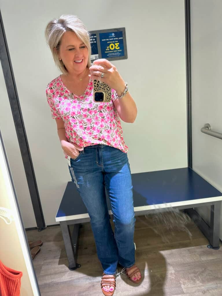 Over 50 Fashion Blogger, Tania Stephens is doing a try on haul from Old Navy1