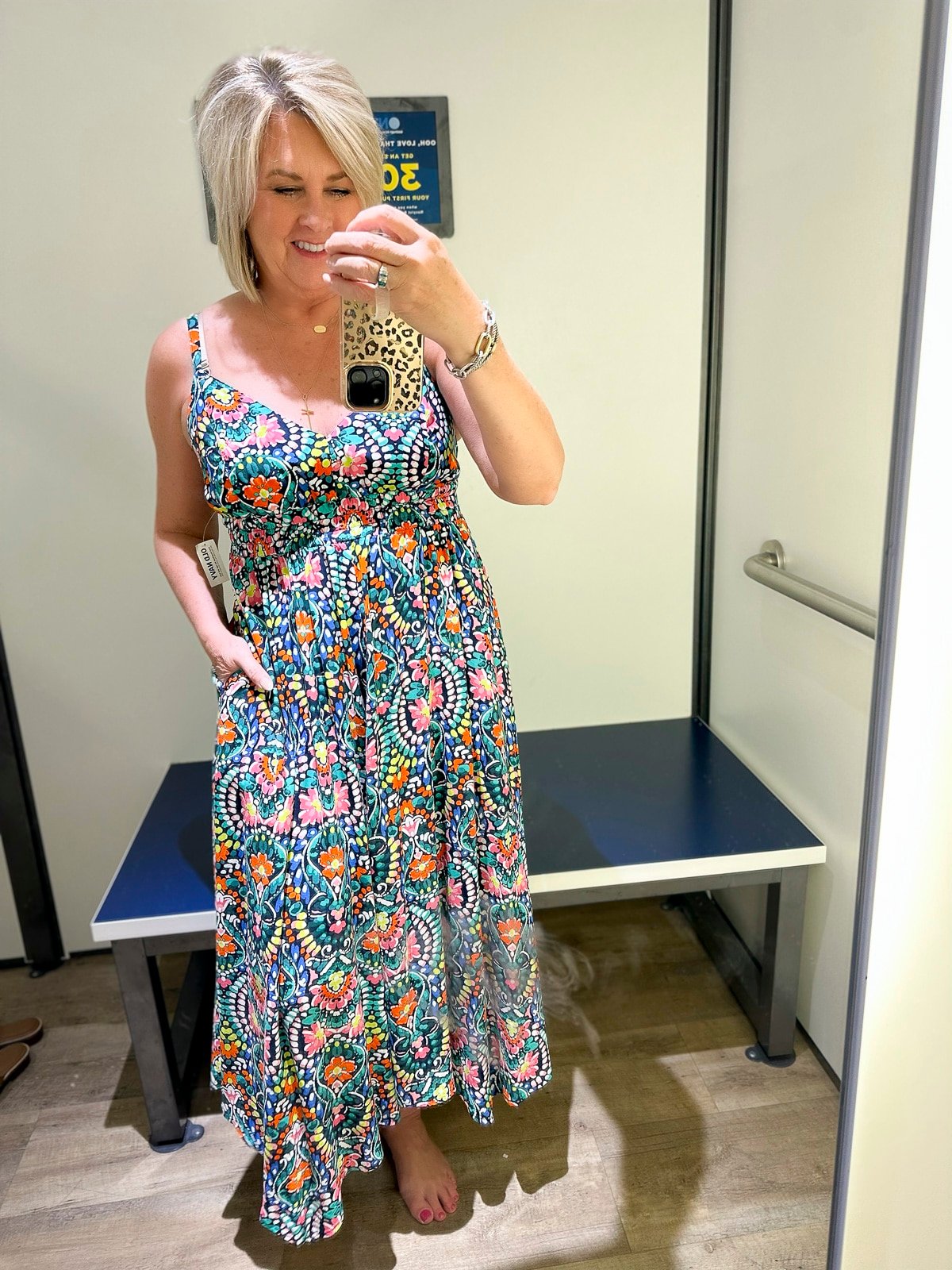 Over 50 Fashion Blogger, Tania Stephens is doing a try on haul from Old Navy13