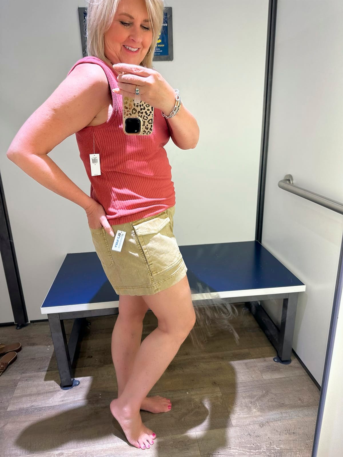 Over 50 Fashion Blogger, Tania Stephens is doing a try on haul from Old Navy4