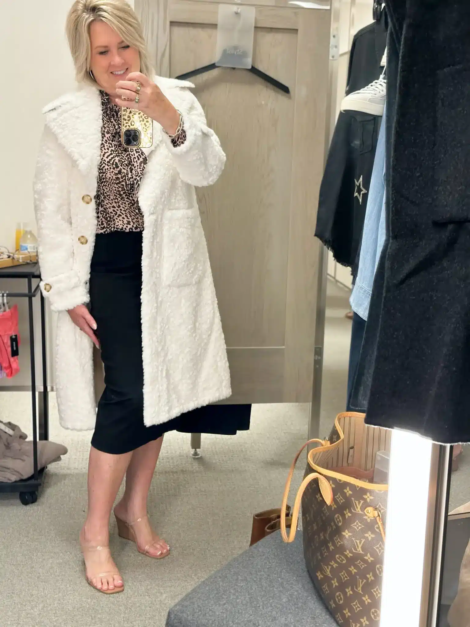 2023 fall fashion furry sherpa trending
