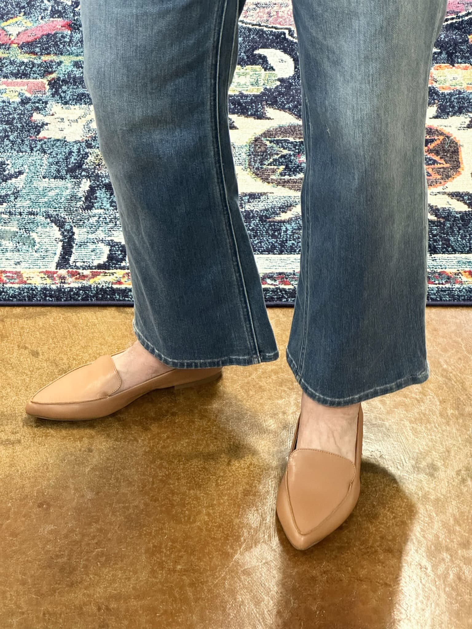 Fashion Blogger, Tania Stephens is styling Fashionable Flats and Low-Heel Shoes12
