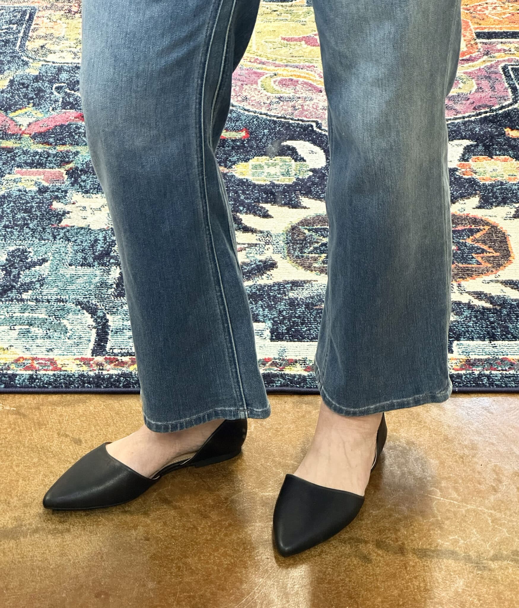 Fashion Blogger, Tania Stephens is styling Fashionable Flats and Low-Heel Shoes4