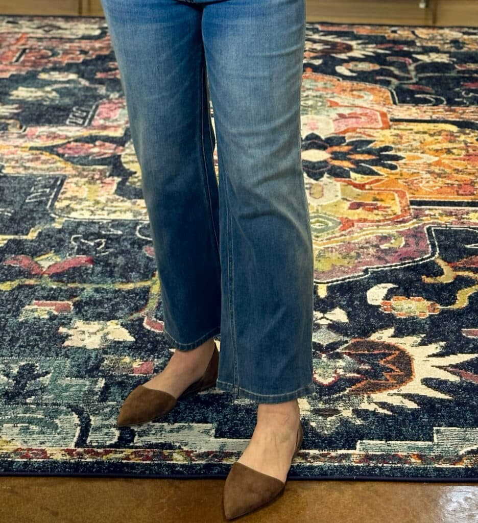 Fashion Blogger, Tania Stephens is styling Fashionable Flats and Low-Heel Shoes10