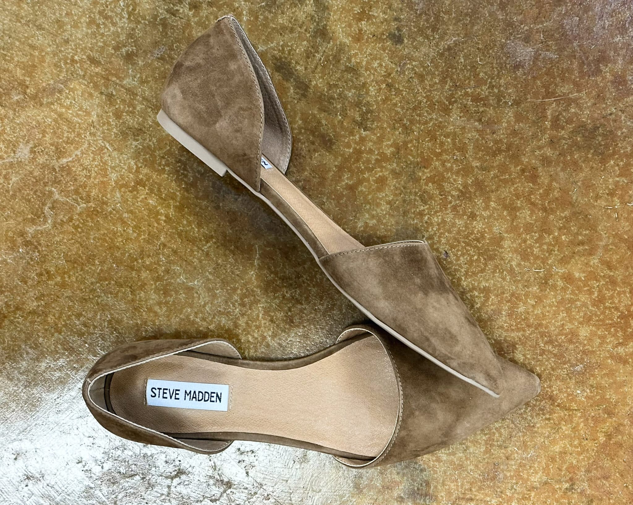 Fashion Blogger, Tania Stephens is styling Fashionable Flats and Low-Heel Shoes9