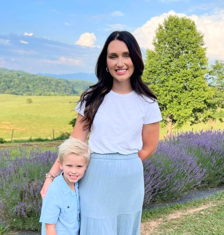 Ways that petites can wear maxi skirts