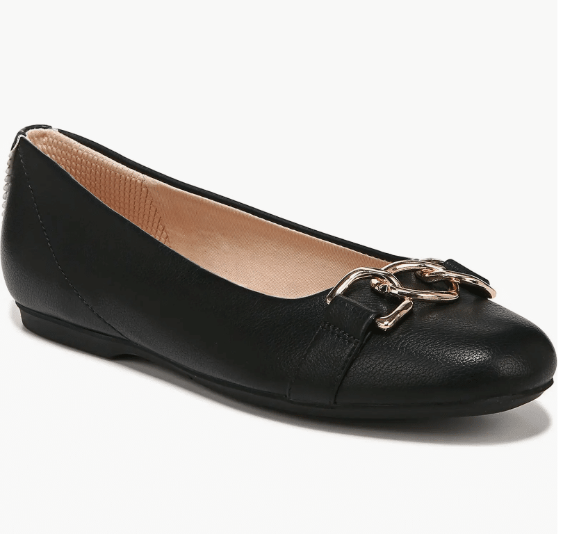 Fashionable Flats and Low-Heel Shoes to Wear Now black