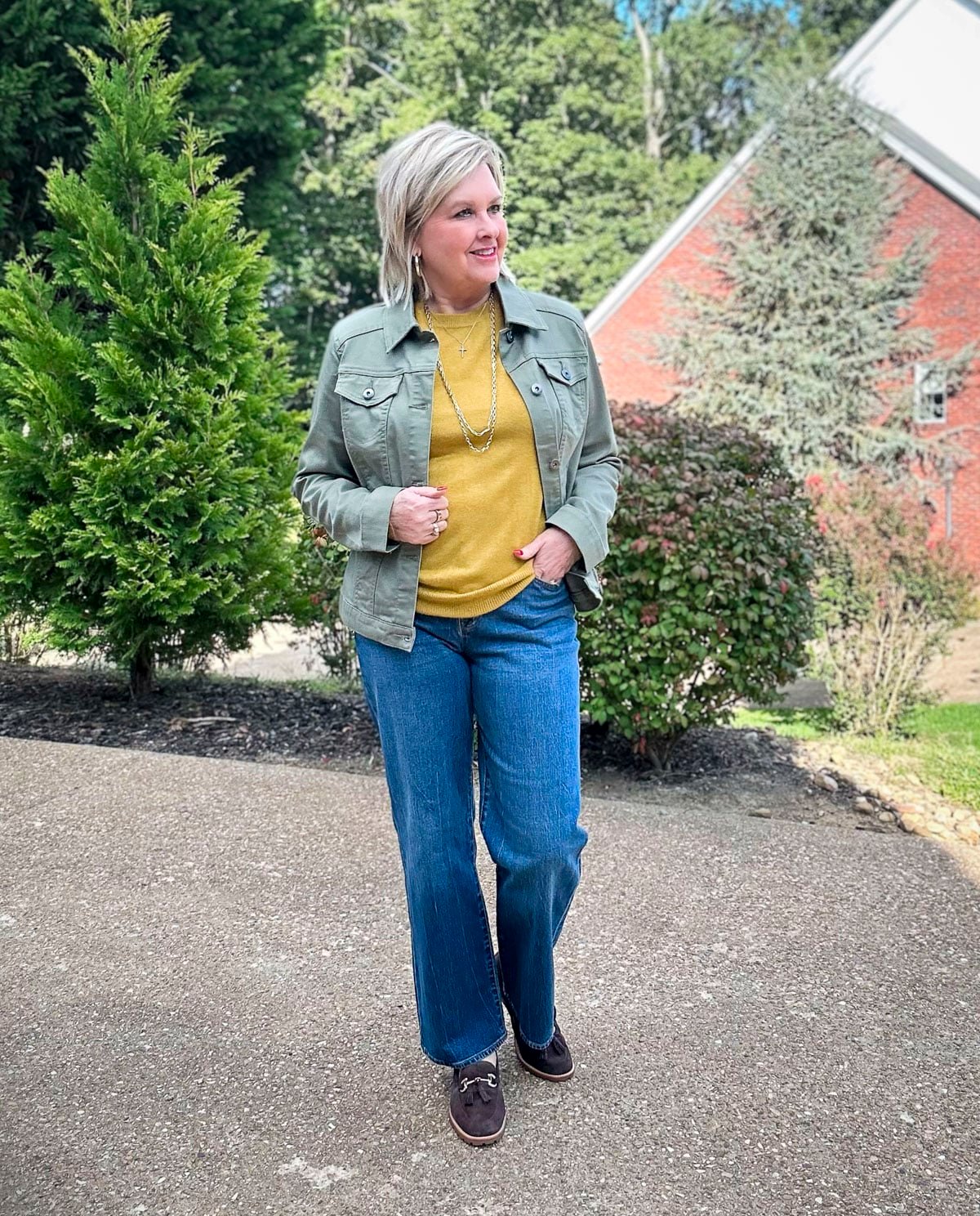 Over 50 Fashion Blogger, Tania Stephens is showing how to incorporate the trending color yellow in your wardrobe4