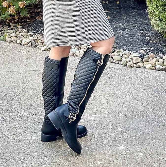 Fashion Blogger, Tania Stephens is styling black boots