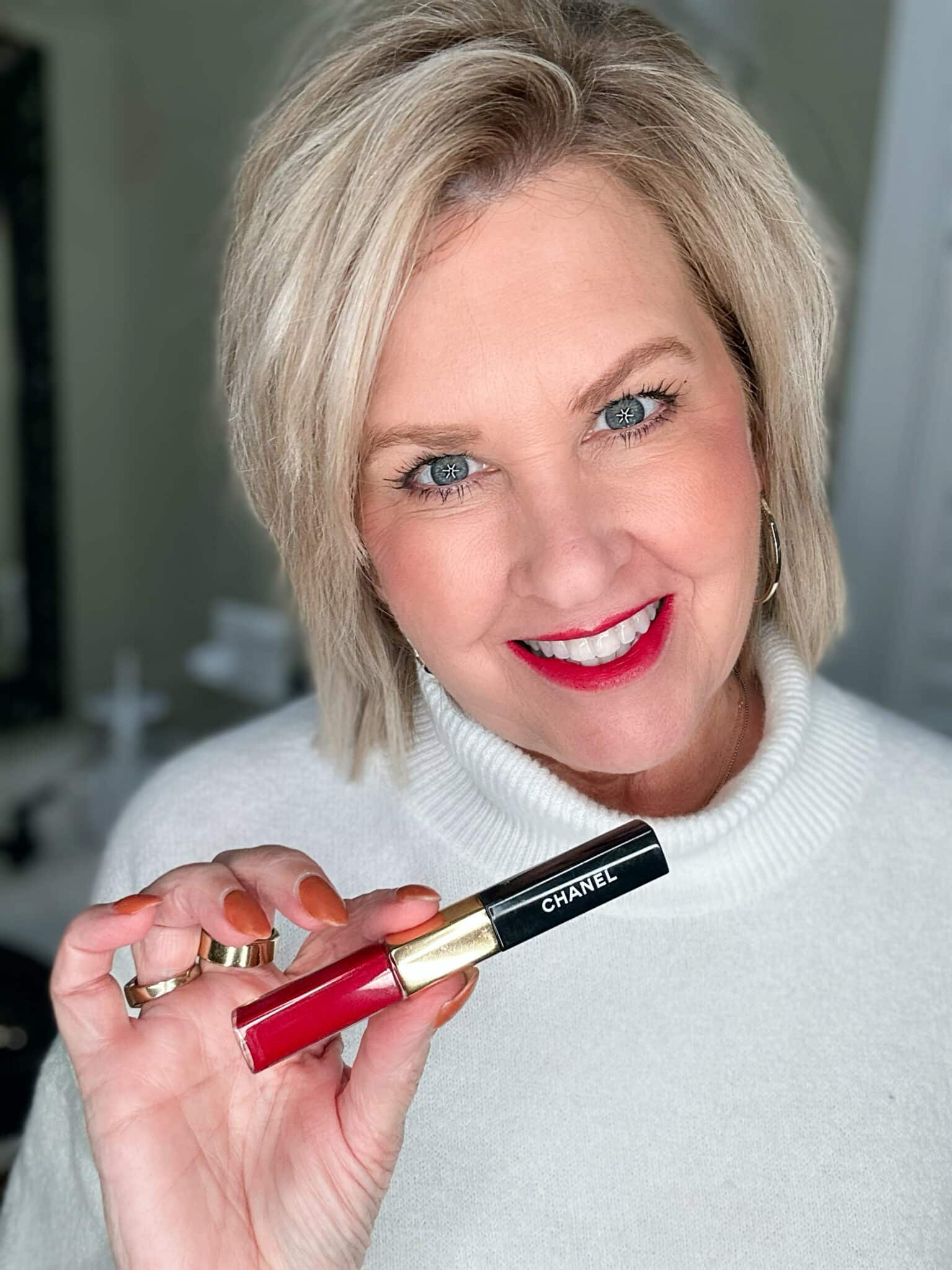 Over 50 Fashion Blogger, Tania Stephens is showing how to get the perfect red lip33