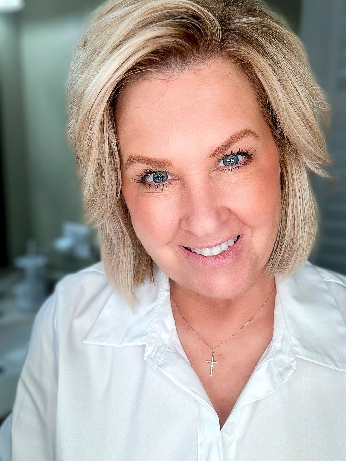 Over 50 Fashion Blogger, Tania Stephens is showing how to get the perfect red lip1