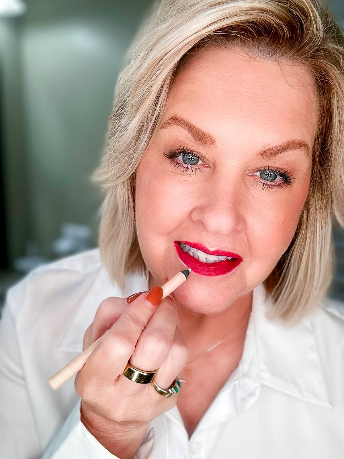 Over 50 Fashion Blogger, Tania Stephens is showing how to get the perfect red lip11