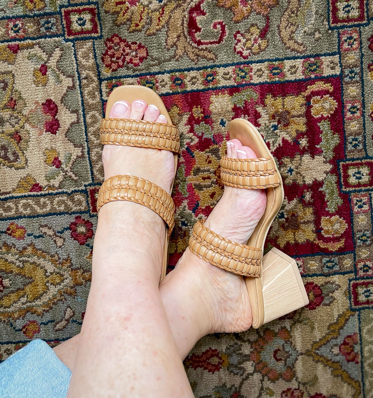 Fashion Blogger, Tania Stephens is doing a Walmart shoe try on haul for Spring18