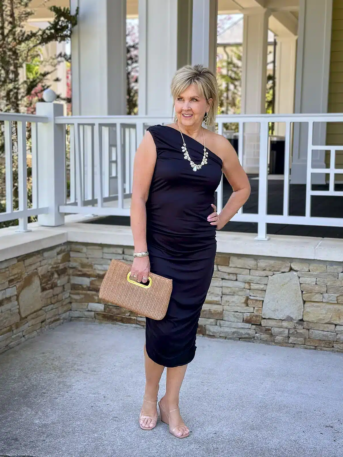 Over 50 fashion blogger, Tania Stephens is sharing about the best dress lengths for women5
