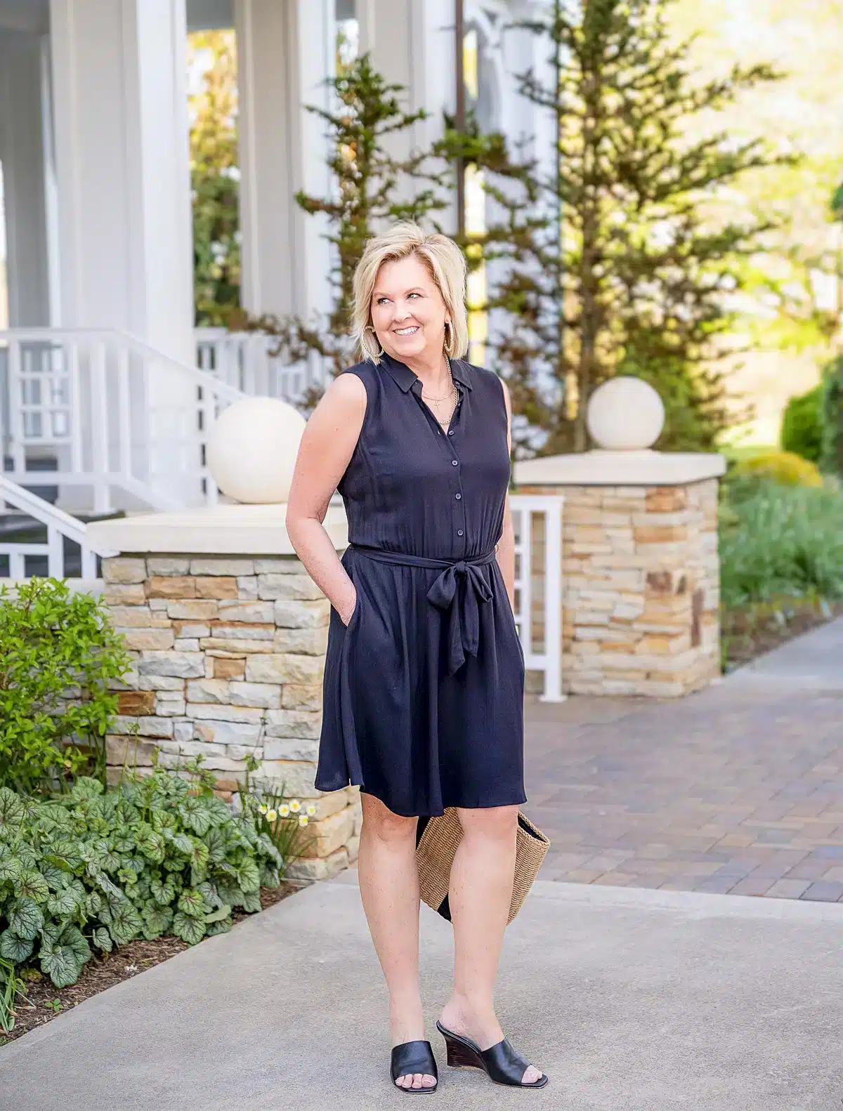 Over 50 fashion blogger, Tania Stephens is sharing about the best dress lengths for women6