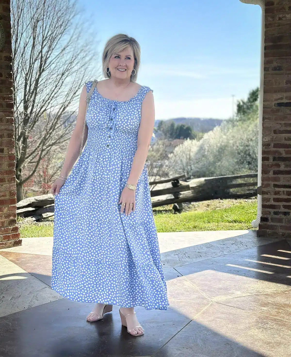 Over 50 fashion blogger, Tania Stephens is sharing about the best dress lengths for women3