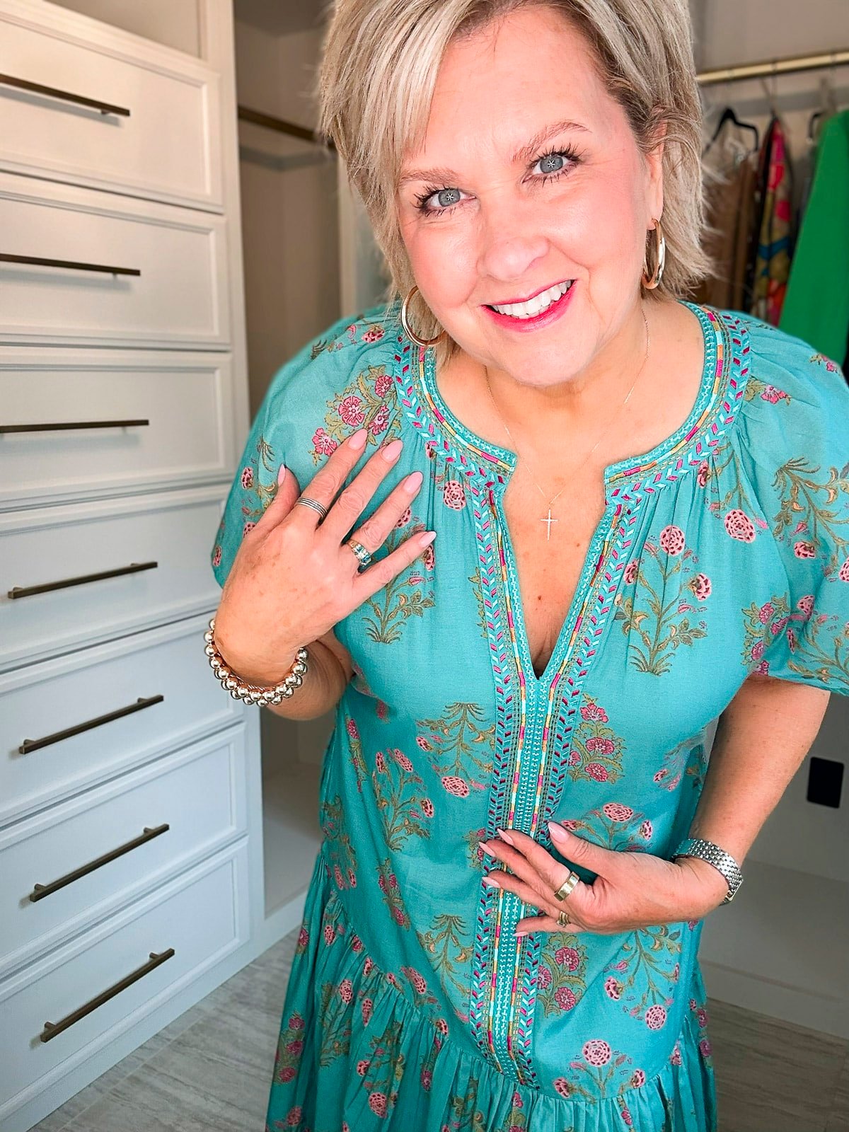 Over 50 Fashion Blogger, Tania Stephens is showing how to beat the summer heatwave In a drop waist dress11