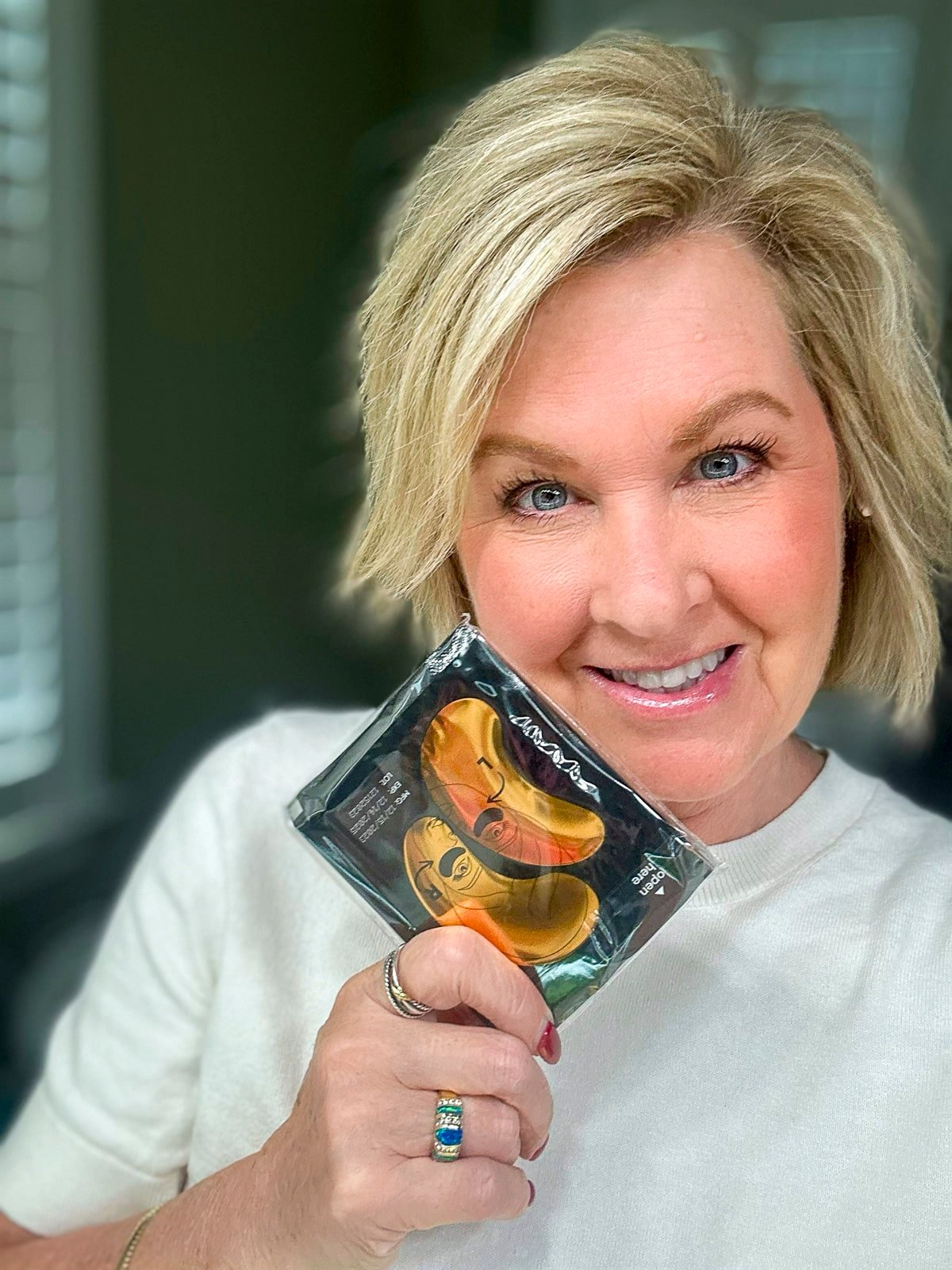 Tania Stephens is showing gold undereye patches for dark circles.