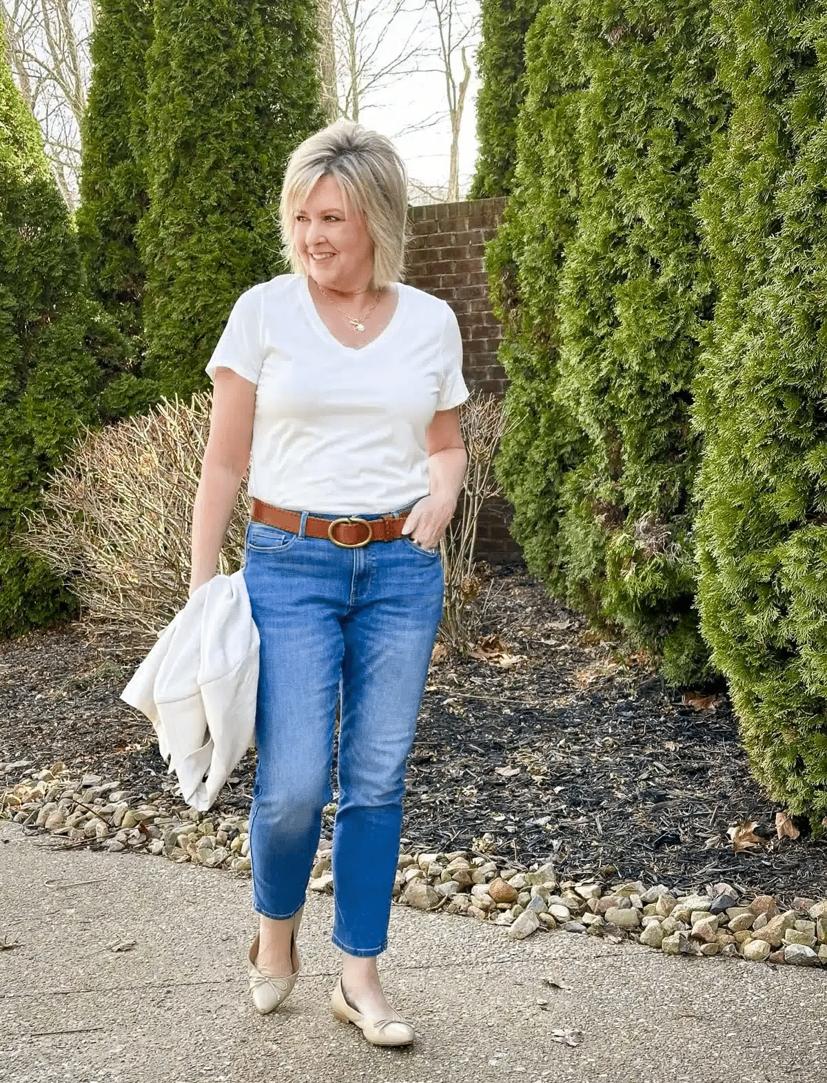 HOW TO STYLE BALLET FLATS WITH JEANS FOR SPRING AND SUMMER