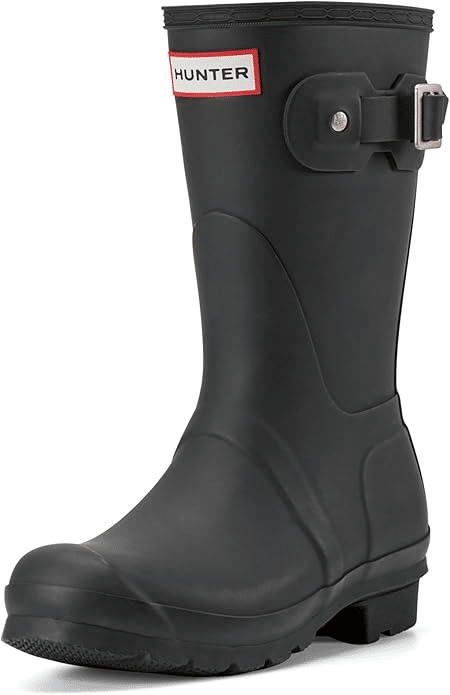 How To Wear The Fisherman Aesthetic Trend 50 is not old tania stephens fashion blogger hunter boots