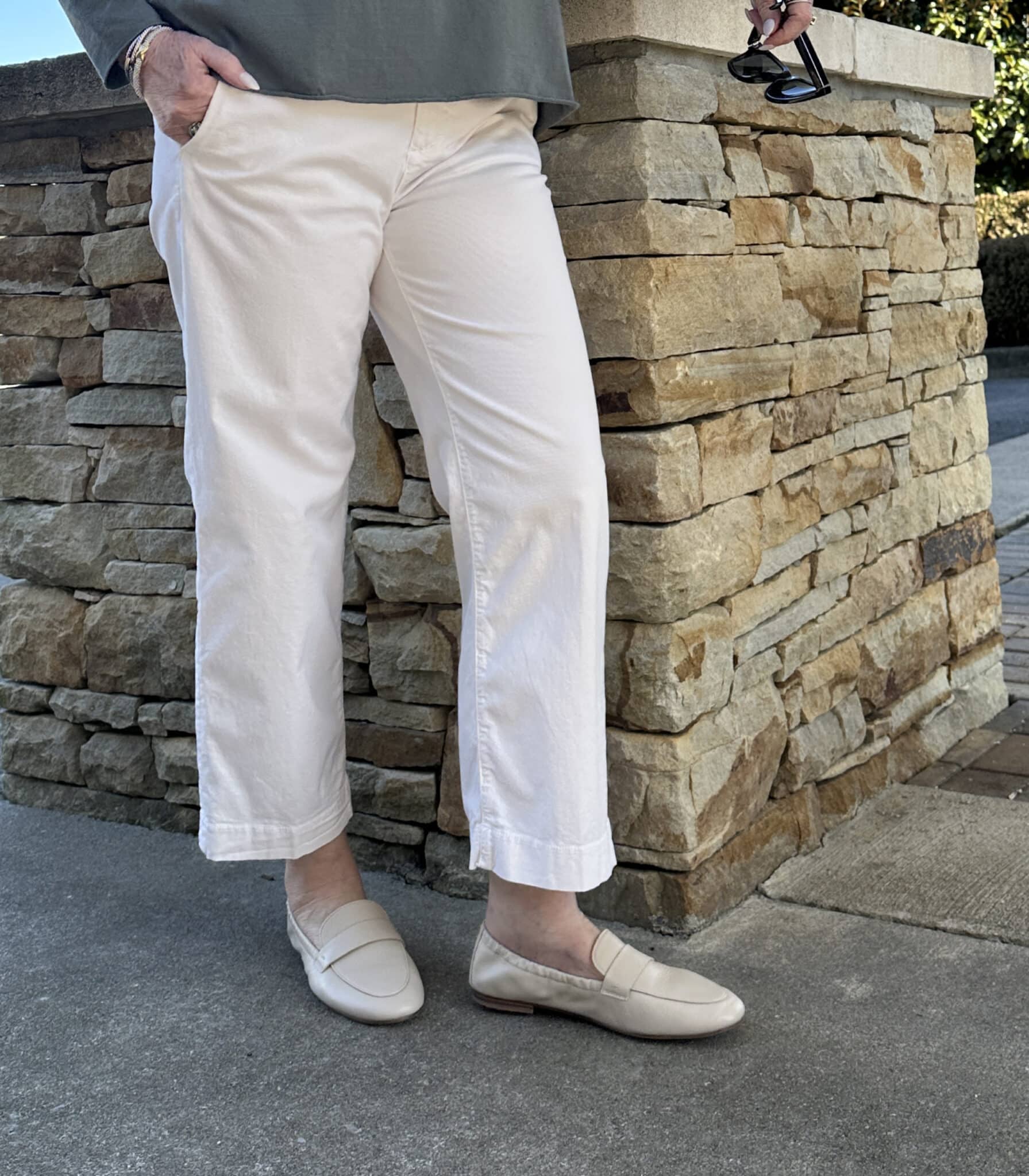 Tania Stephens is styling a Frank & Eileen white pants1