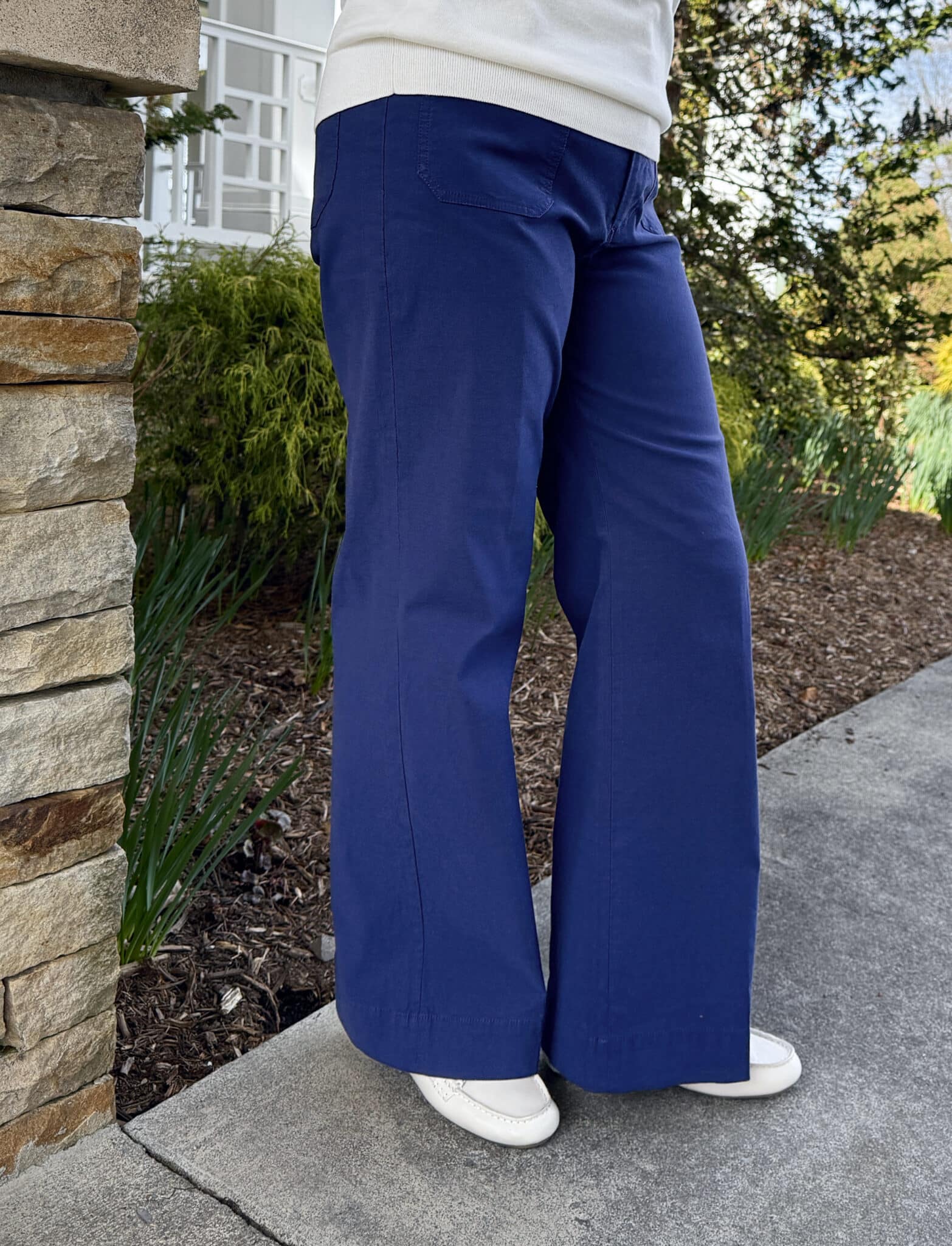 Tania Stephens wearing navy patch pocket pants from J.Crew Factory
