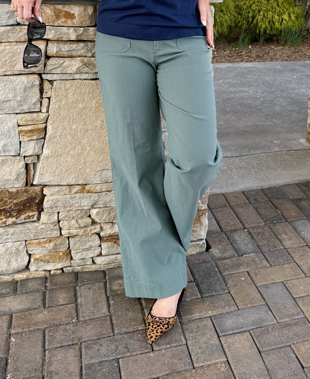Tania Stephens wearing green patch pocket pants from J.Crew Factory