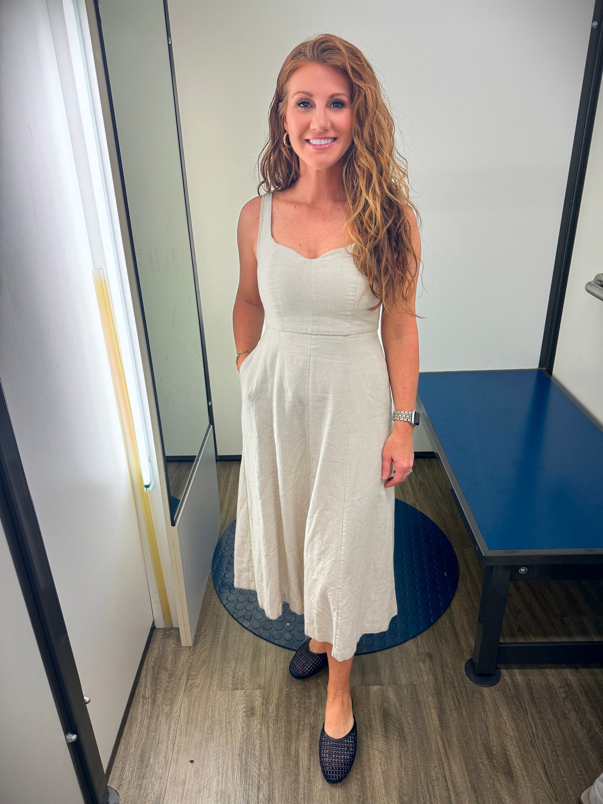 Stephanie wearing a linen blend dress for petites from Old Navy