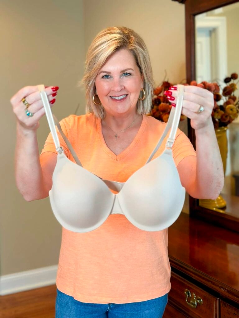HOW TO KNOW WHEN TO REPLACE YOUR BRA WOMEN OVER 50