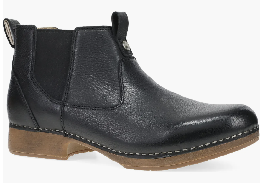 Arch Support Boots You’ll Love Wearing Everywhere tania stephens 50 is not old fashion blogger chelsea