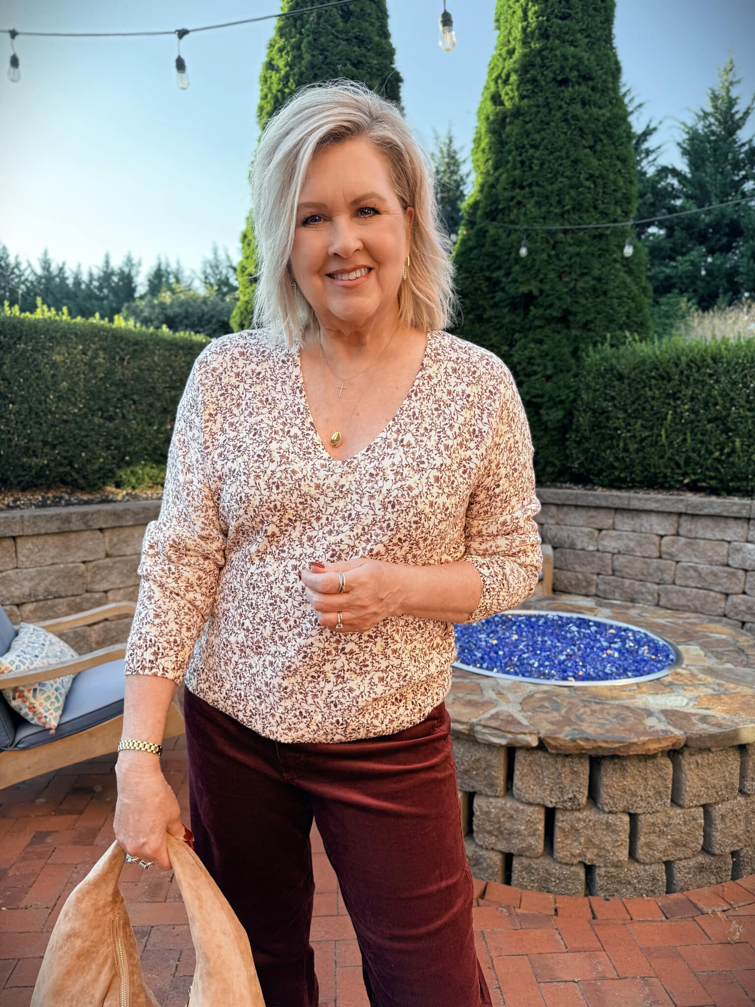 HOW TO STYLE A BURGUDY OUTFIT FOR FALL 2025