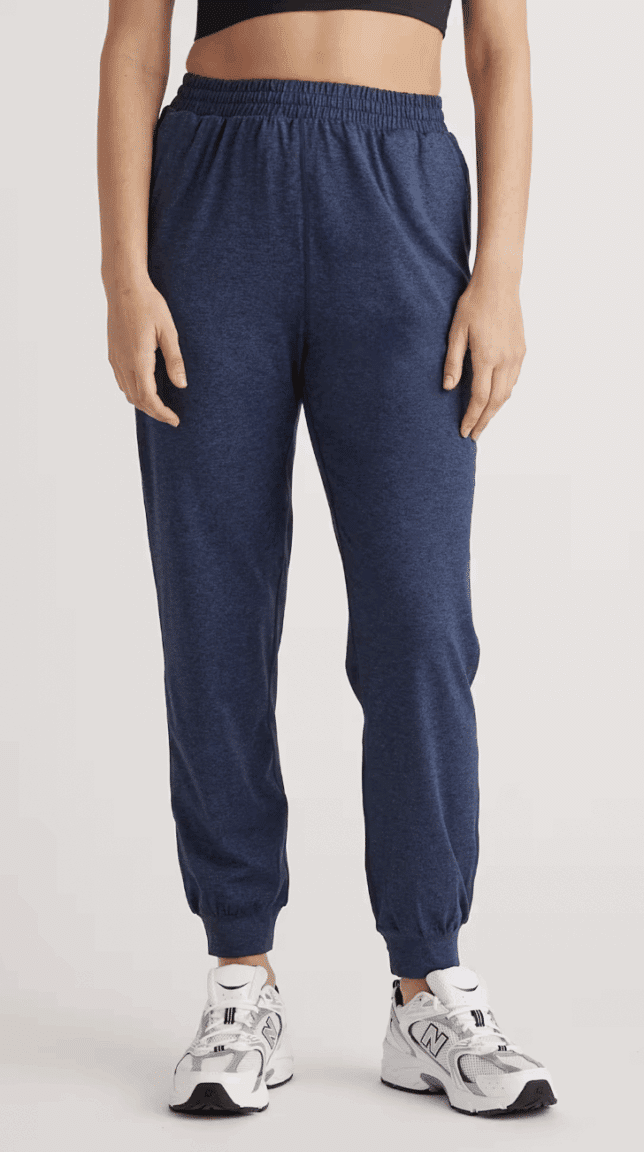 Joggers That Look Presentable Enough for Errands tania stephens 50 is not old fashion blogger flowknit