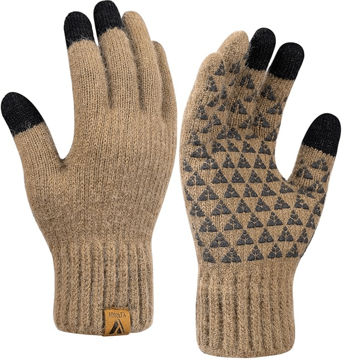 Gloves That Are Warm and Actually Functional tania stephens 50 is not old fashion blogger knit gloves