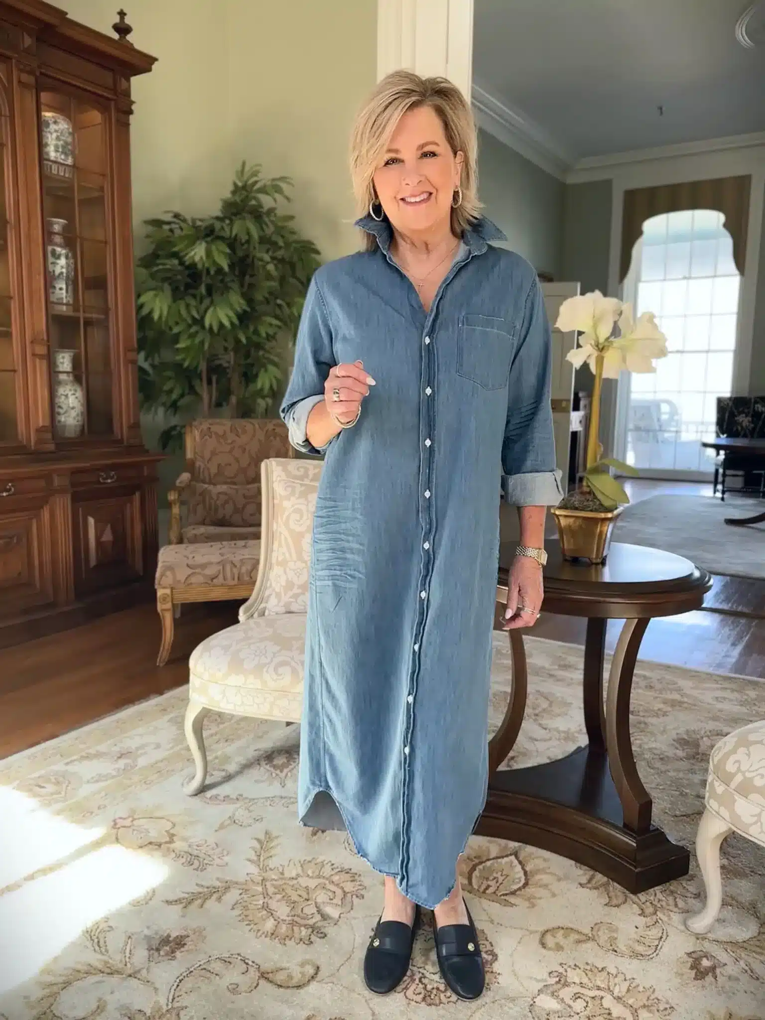 TANIA WEARING A DENIM SHIRT DRESS FROM FRANK & EILEEN