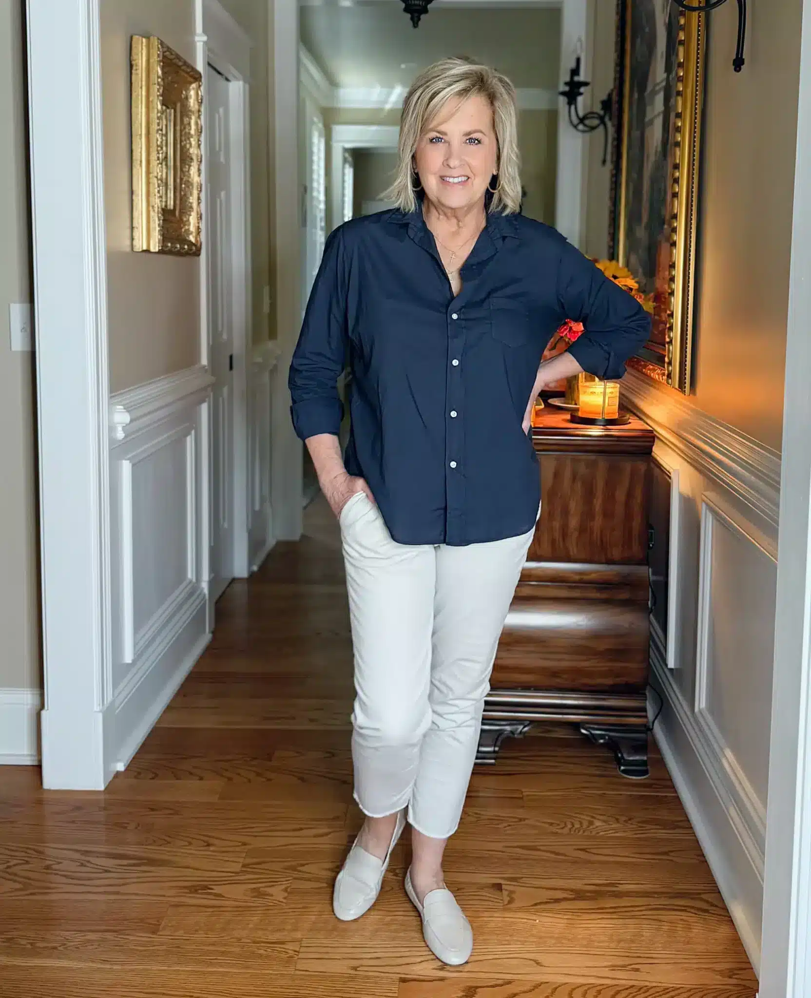 Tania modeling how a 3/4 length sleeve is slimming.