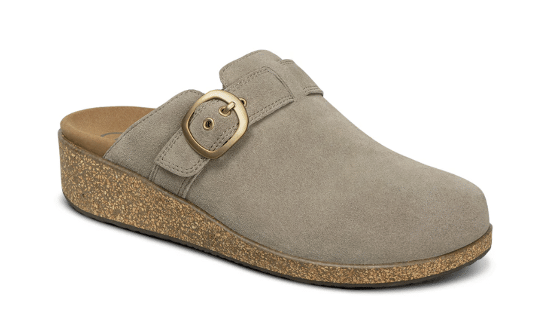 The Best Shoes to Wear When You’ll Be on Your Feet All Day (But Still Want to Look Cute) tania stephens 50 is not old fashion blogger clog